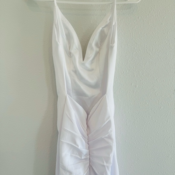 Stunning Custom Designed & Tailored V-Neck Backless Wedding Dress With Train - Picture 6 of 8